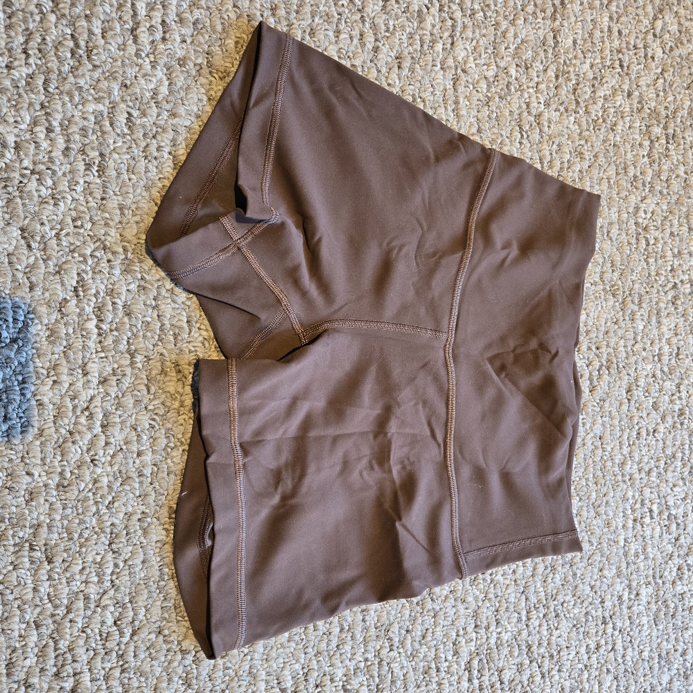 Lululemon wunder train shorts, 4" inseam, size 8